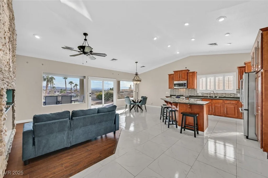 904 Rhyolite, Henderson, NV 89011