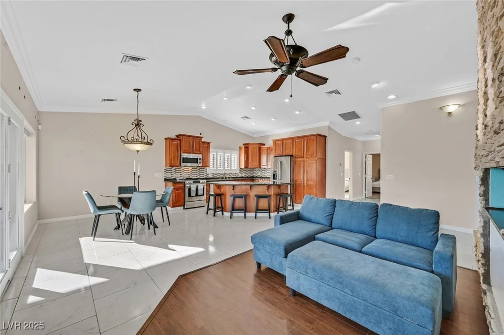 904 Rhyolite, Henderson, NV 89011