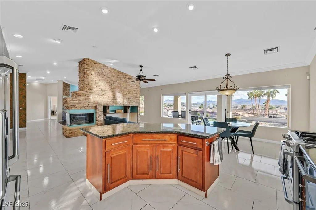 904 Rhyolite, Henderson, NV 89011
