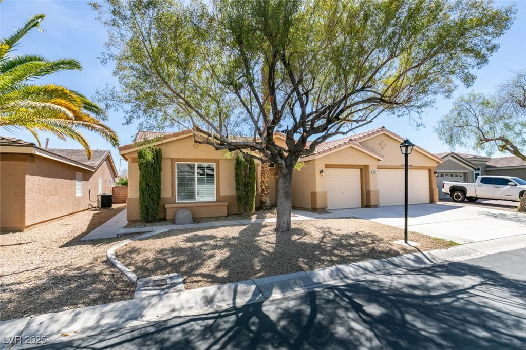8404 Dripping Rock, Las Vegas, NV 89131