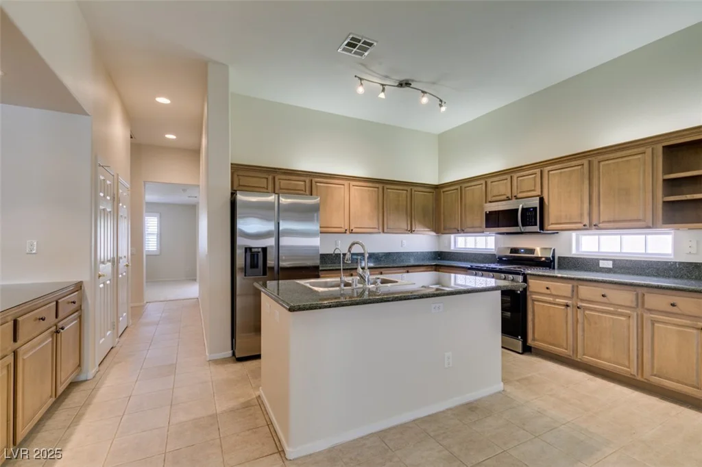 8404 Dripping Rock, Las Vegas, NV 89131