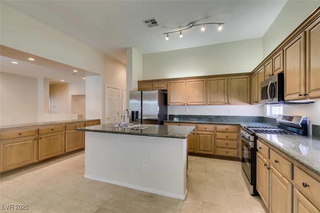 8404 Dripping Rock, Las Vegas, NV 89131
