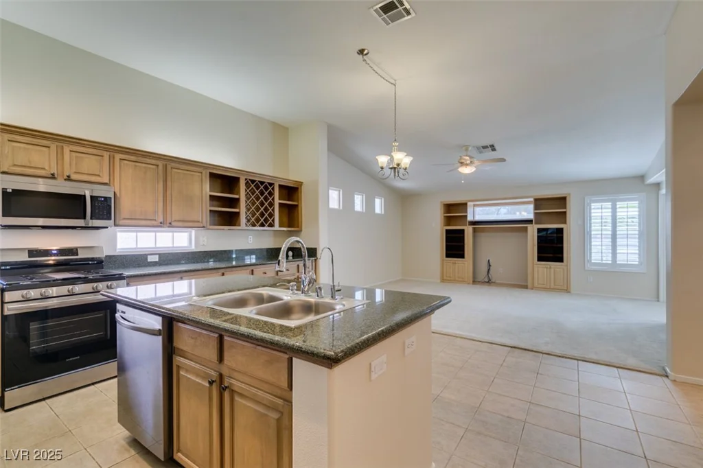 8404 Dripping Rock, Las Vegas, NV 89131