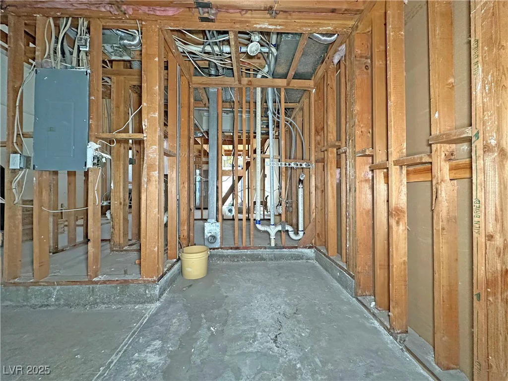 2471 Old Forge, Las Vegas, NV 89121