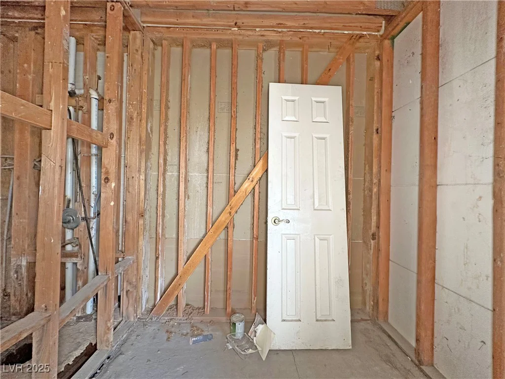 2471 Old Forge, Las Vegas, NV 89121
