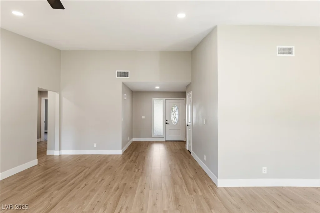 1943 Hallwood, Las Vegas, NV 89119