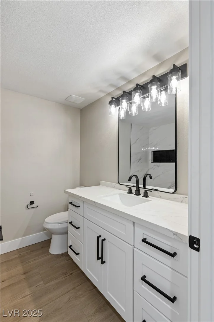 1943 Hallwood, Las Vegas, NV 89119