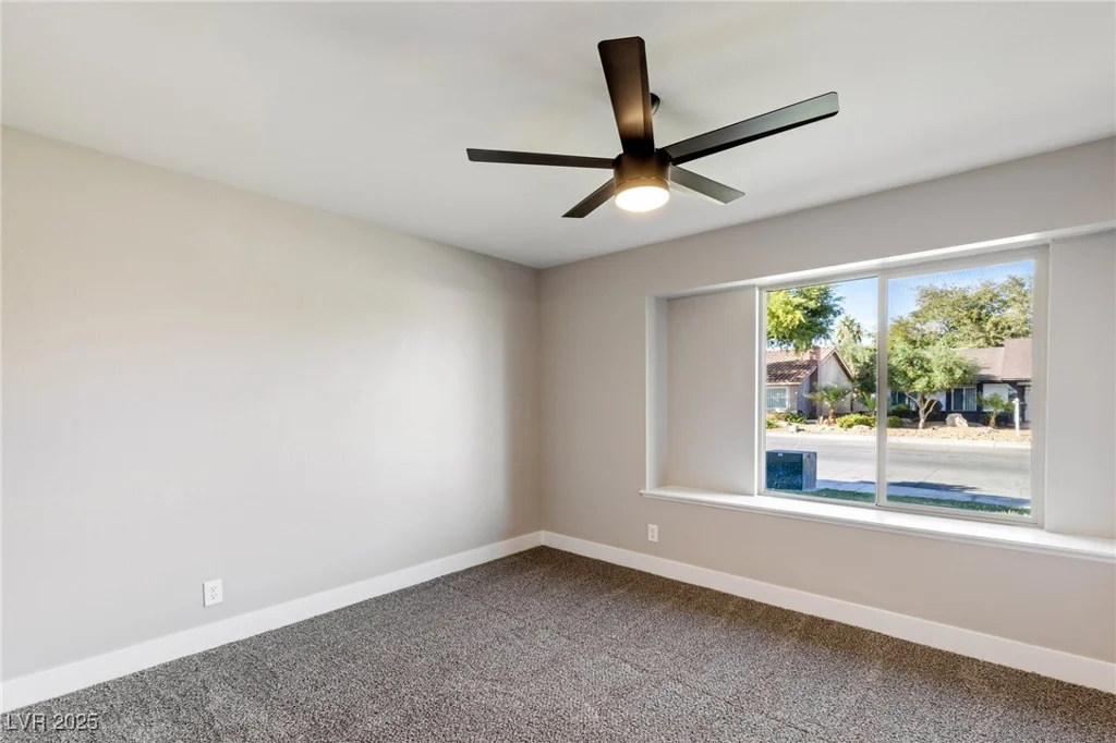 1943 Hallwood, Las Vegas, NV 89119