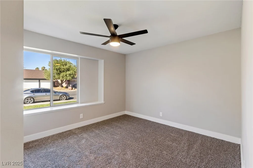 1943 Hallwood, Las Vegas, NV 89119