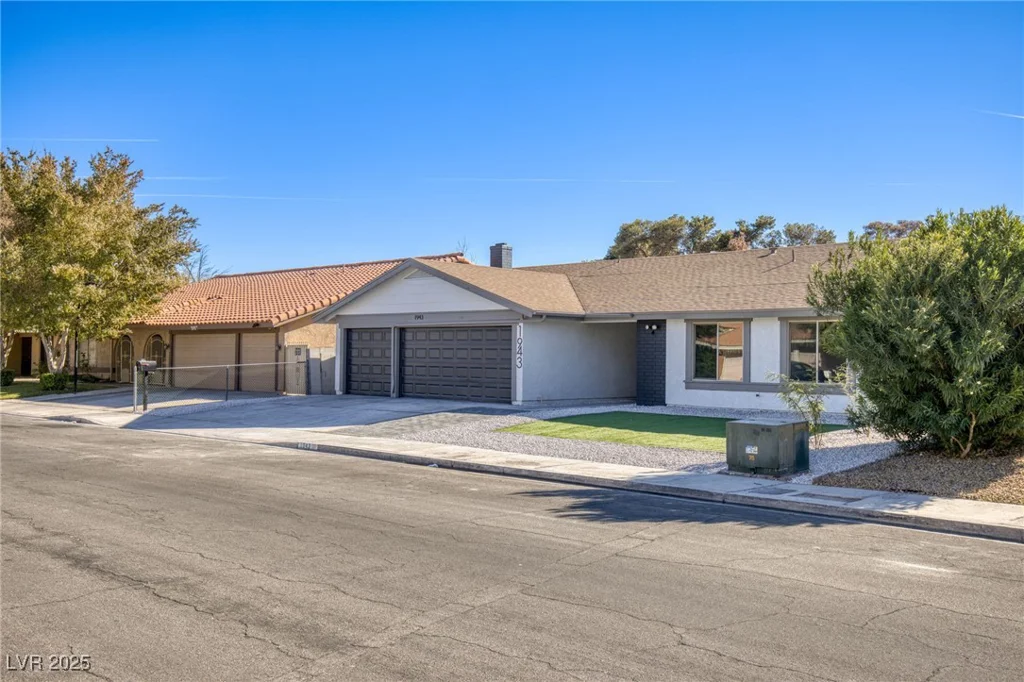 1943 Hallwood, Las Vegas, NV 89119
