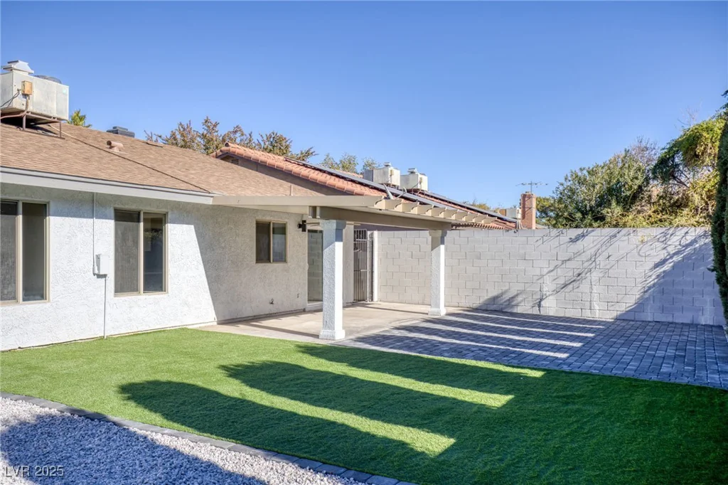 1943 Hallwood, Las Vegas, NV 89119