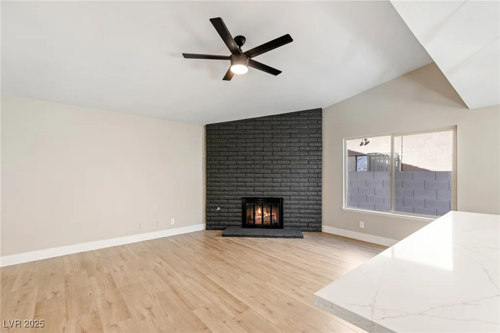 1943 Hallwood, Las Vegas, NV 89119