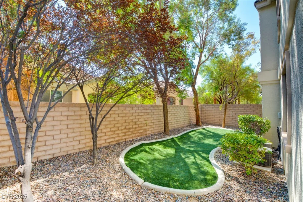 11833 Amistoso, Las Vegas, NV 89138