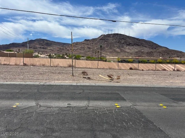 693 Pacific, Henderson, NV 89002