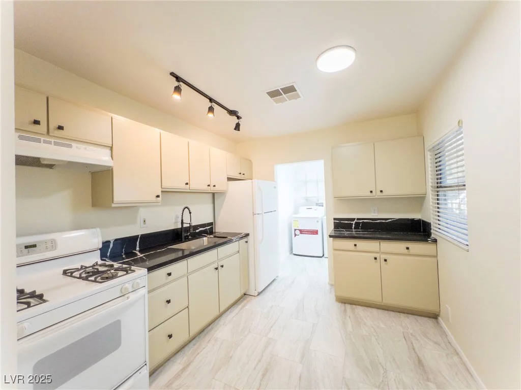 211 Kansas, Henderson, NV 89015