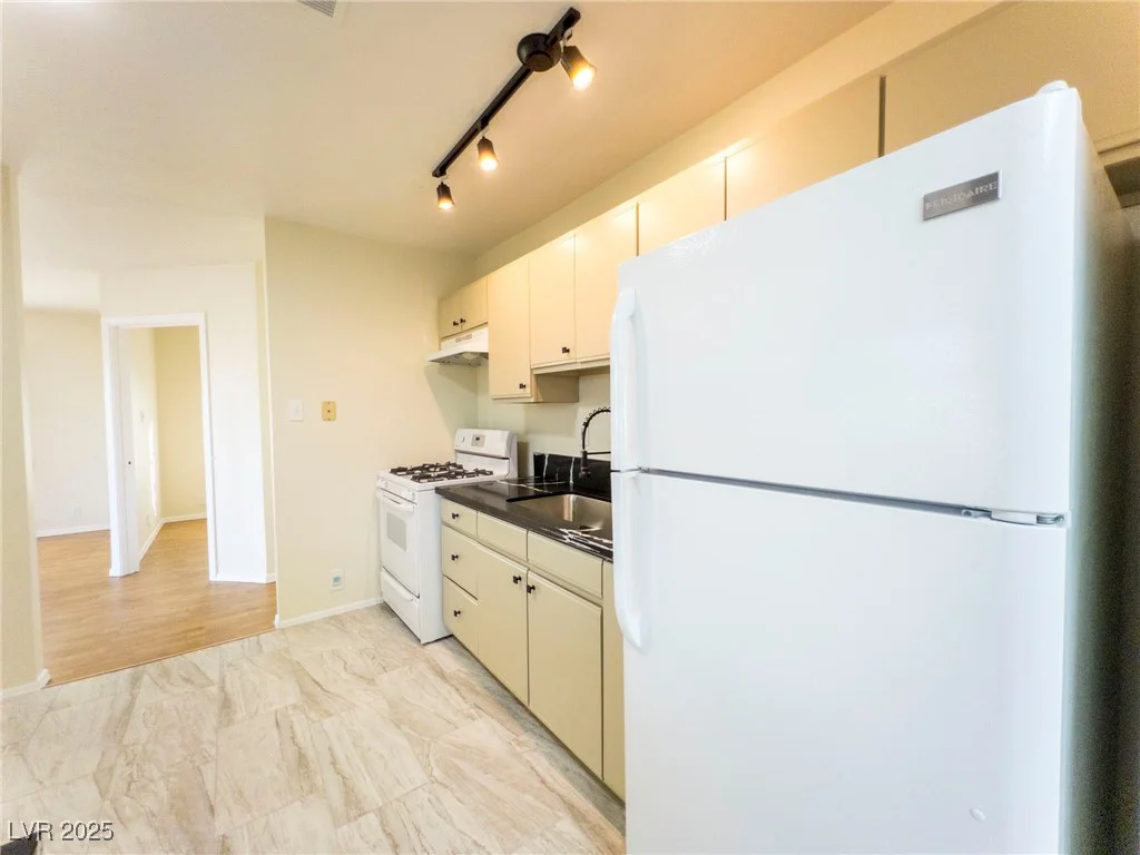 211 Kansas, Henderson, NV 89015