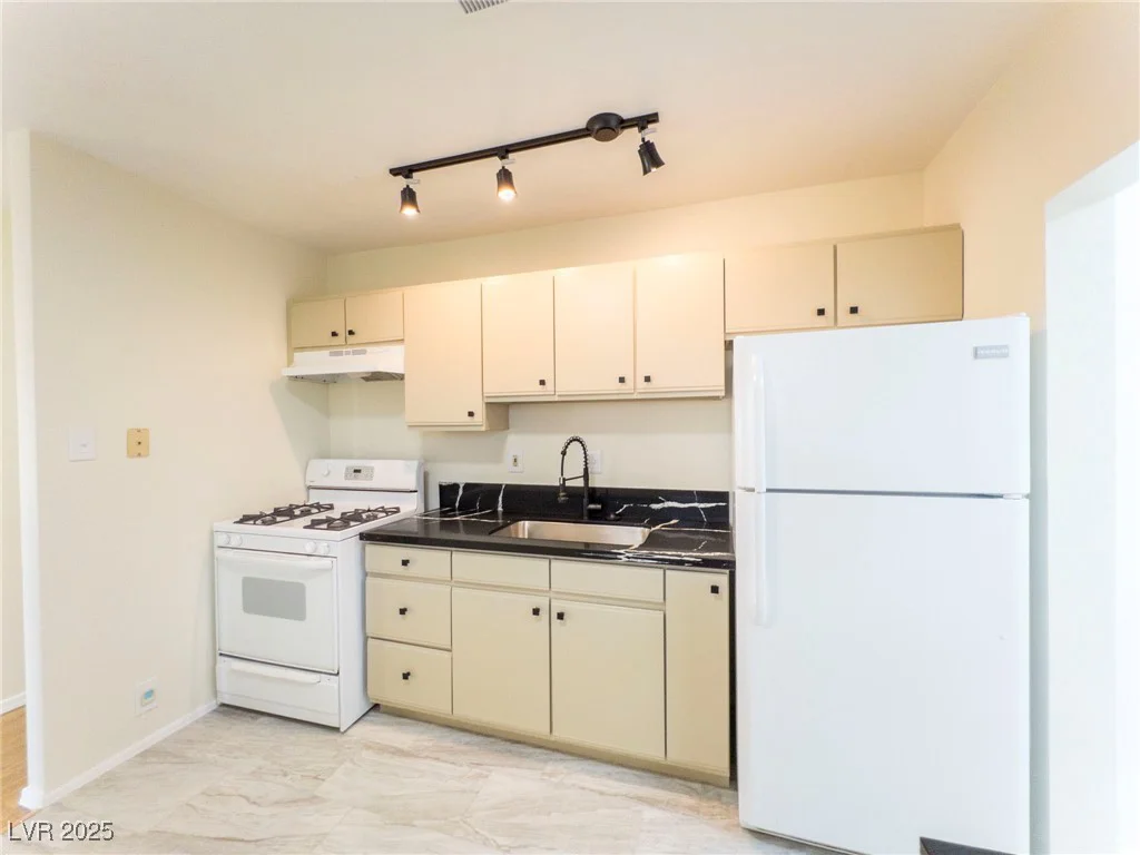211 Kansas, Henderson, NV 89015