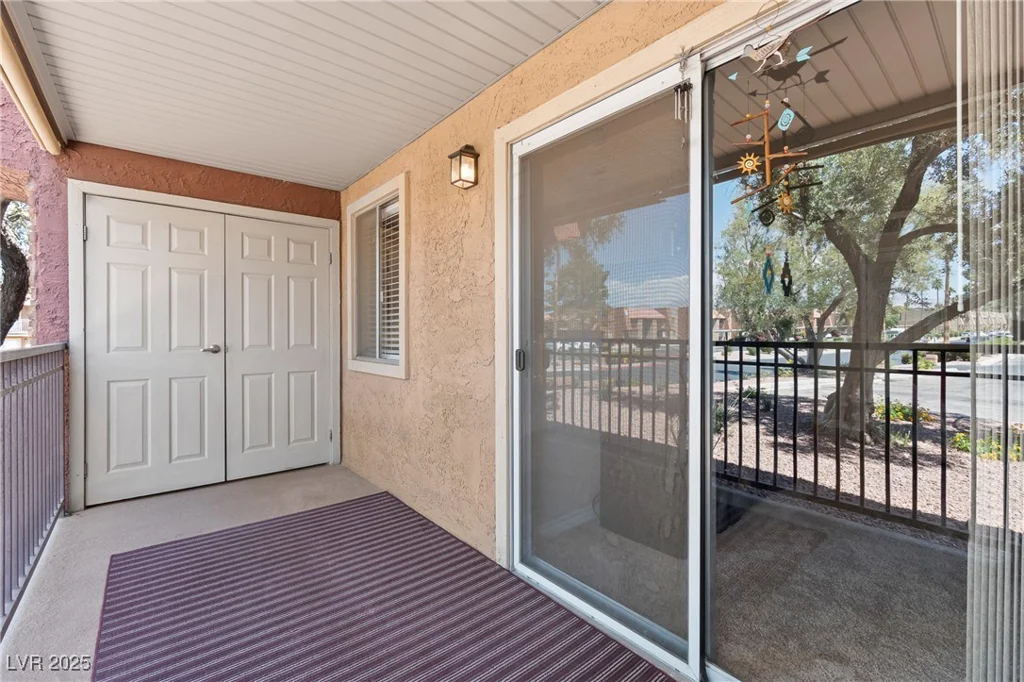 5185 Indian River, Las Vegas, NV 89103