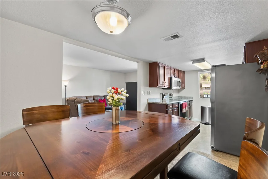 5185 Indian River, Las Vegas, NV 89103