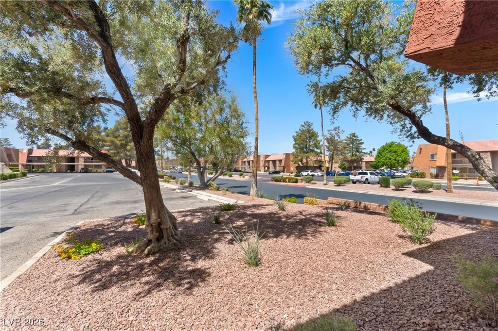 5185 Indian River, Las Vegas, NV 89103