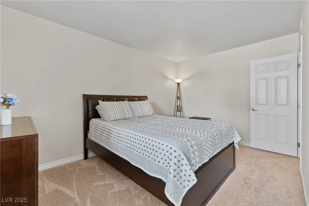 5185 Indian River, Las Vegas, NV 89103