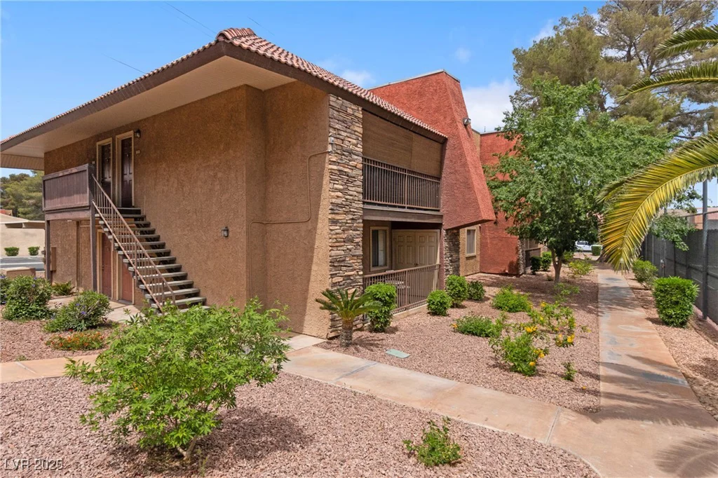 5185 Indian River, Las Vegas, NV 89103