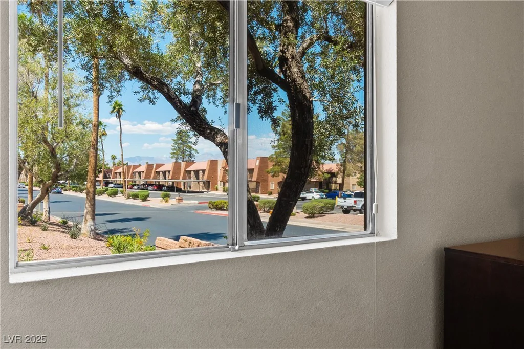 5185 Indian River, Las Vegas, NV 89103
