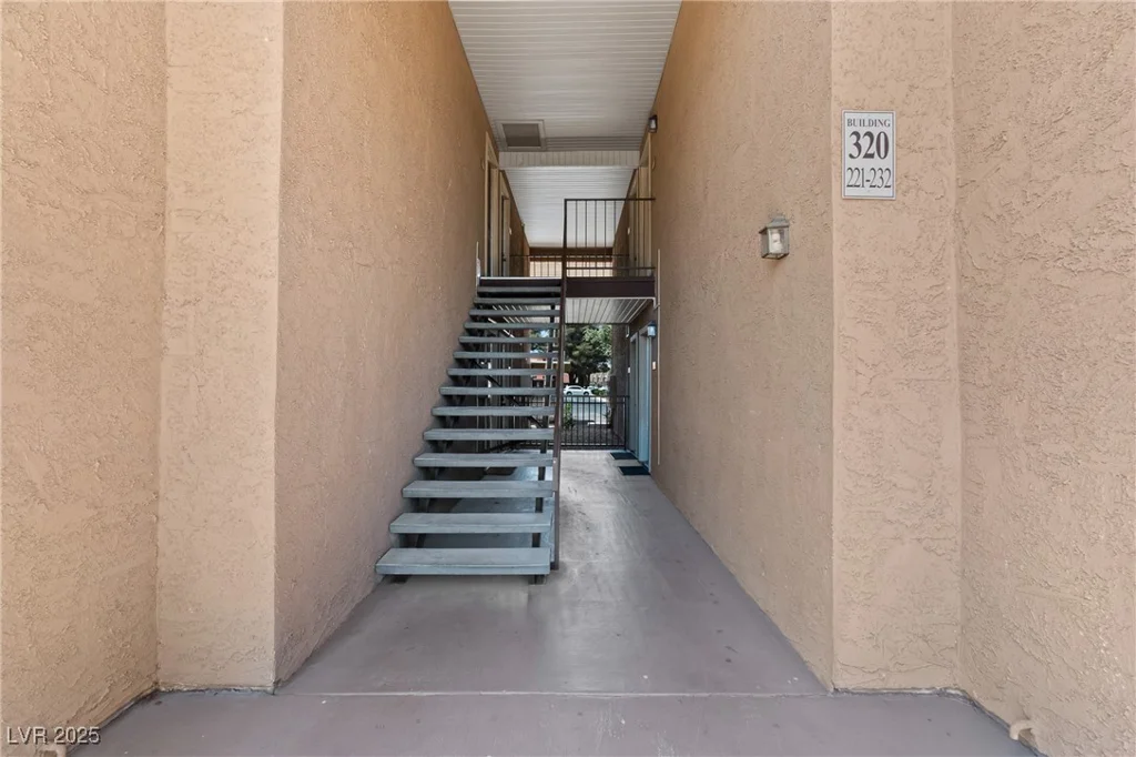 5185 Indian River, Las Vegas, NV 89103