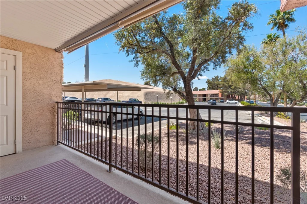 5185 Indian River, Las Vegas, NV 89103