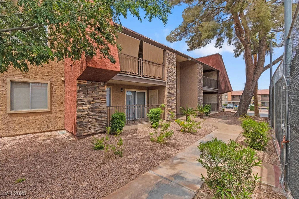 5185 Indian River, Las Vegas, NV 89103