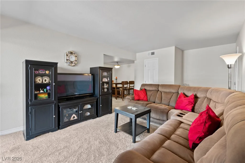 5185 Indian River, Las Vegas, NV 89103