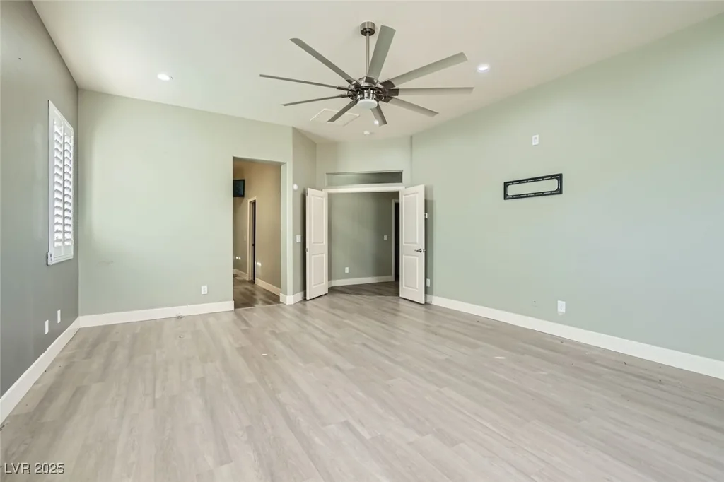 5790 Douglas Everett, Las Vegas, NV 89120