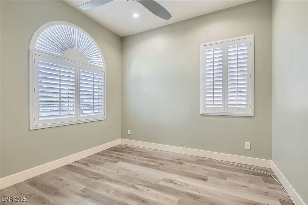 5790 Douglas Everett, Las Vegas, NV 89120