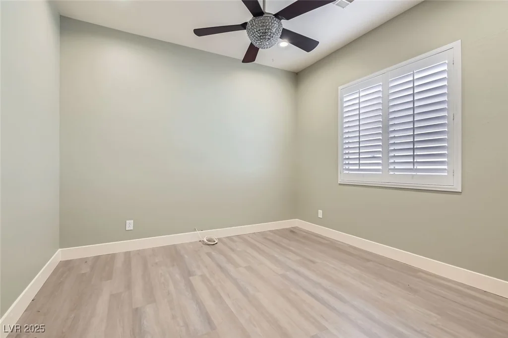 5790 Douglas Everett, Las Vegas, NV 89120
