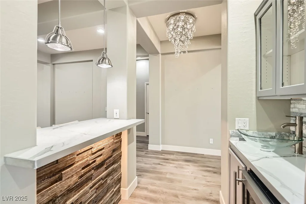 5790 Douglas Everett, Las Vegas, NV 89120