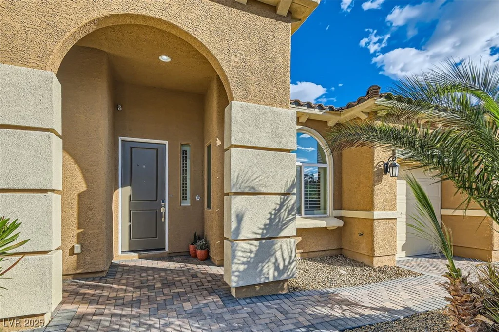 5790 Douglas Everett, Las Vegas, NV 89120