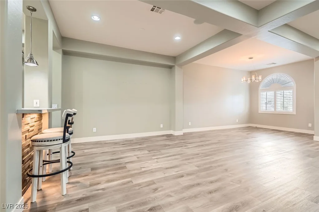 5790 Douglas Everett, Las Vegas, NV 89120