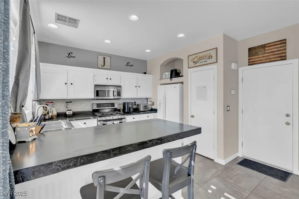 3186 Lapis Beach, Las Vegas, NV 89117