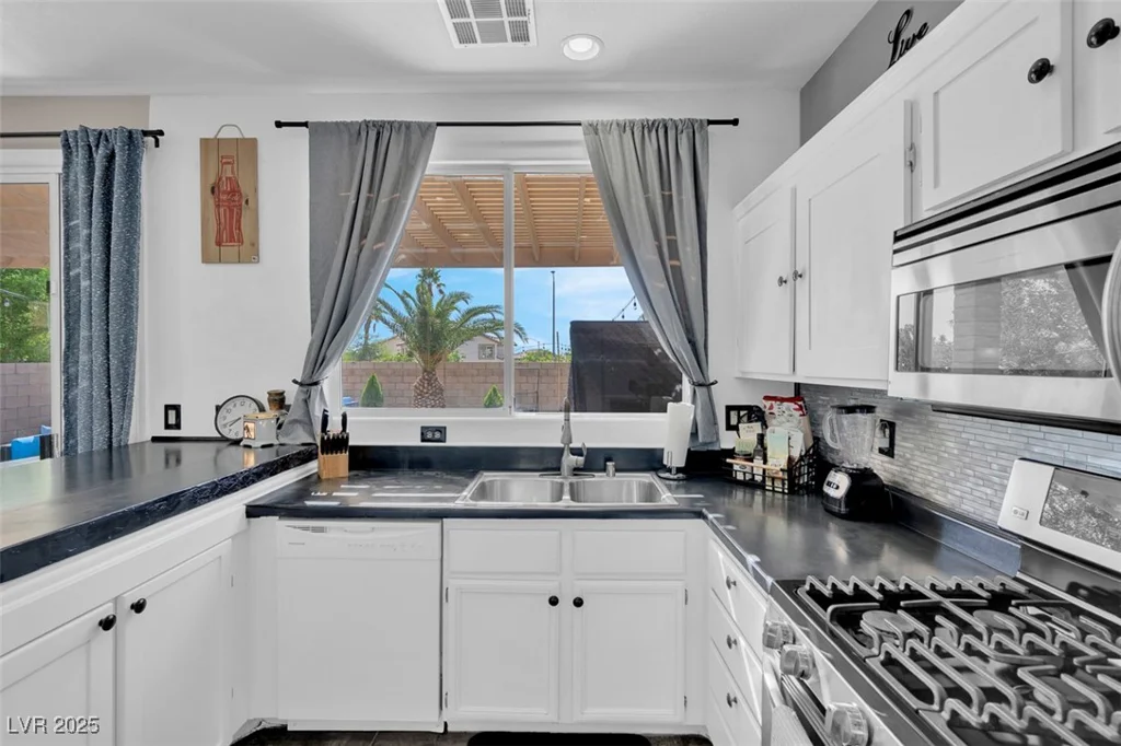 3186 Lapis Beach, Las Vegas, NV 89117