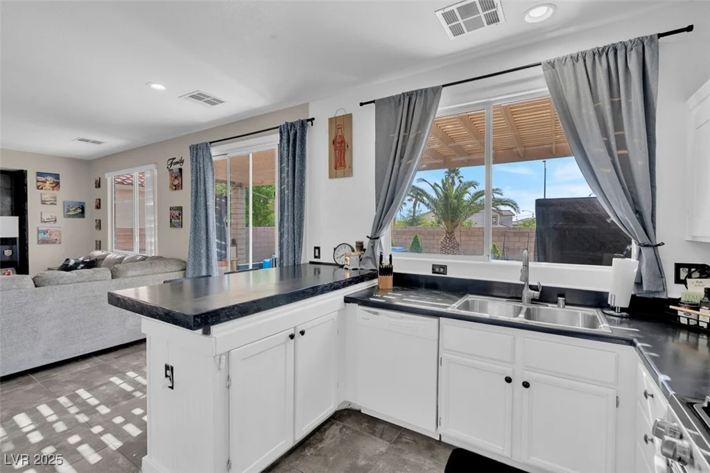 3186 Lapis Beach, Las Vegas, NV 89117