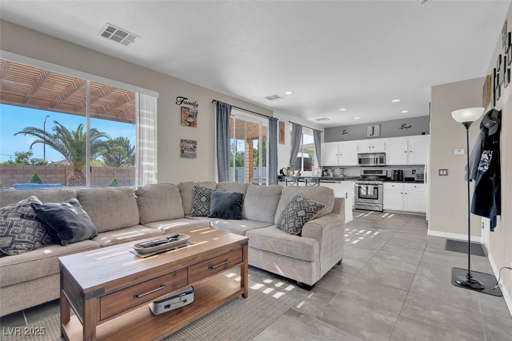 3186 Lapis Beach, Las Vegas, NV 89117