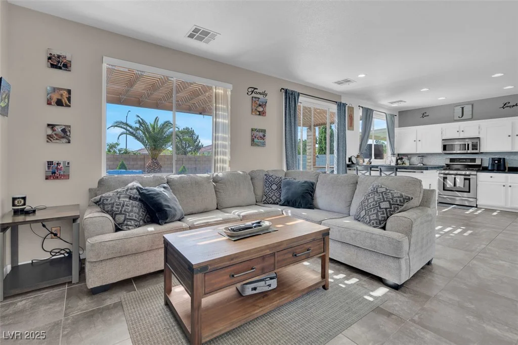 3186 Lapis Beach, Las Vegas, NV 89117
