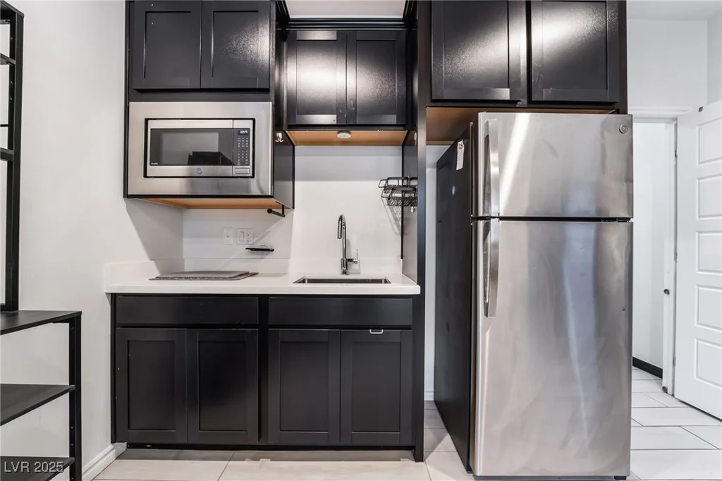 9565 Camelback Creek, Las Vegas, NV 89178
