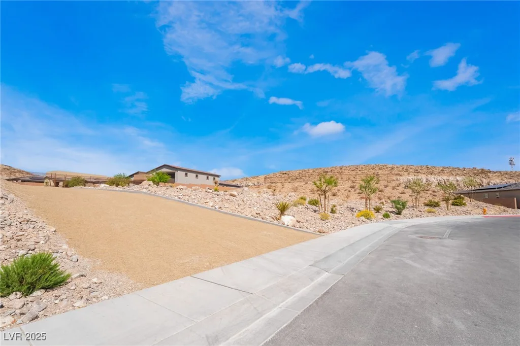 9565 Camelback Creek, Las Vegas, NV 89178