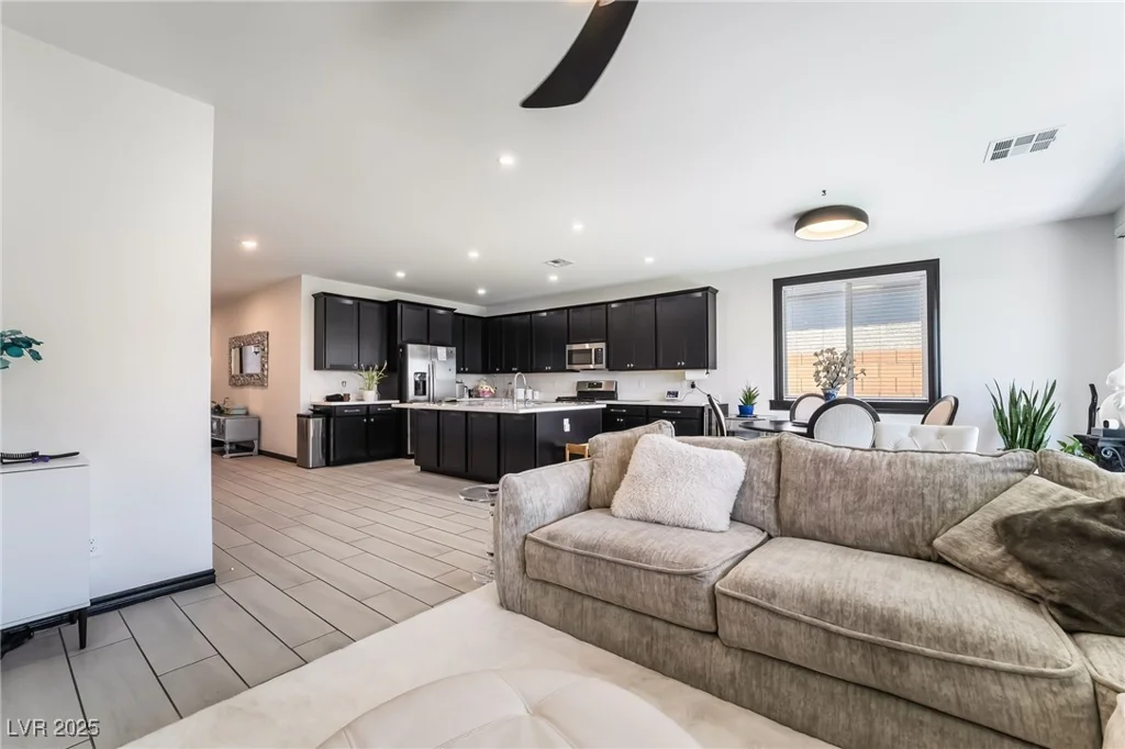 9565 Camelback Creek, Las Vegas, NV 89178