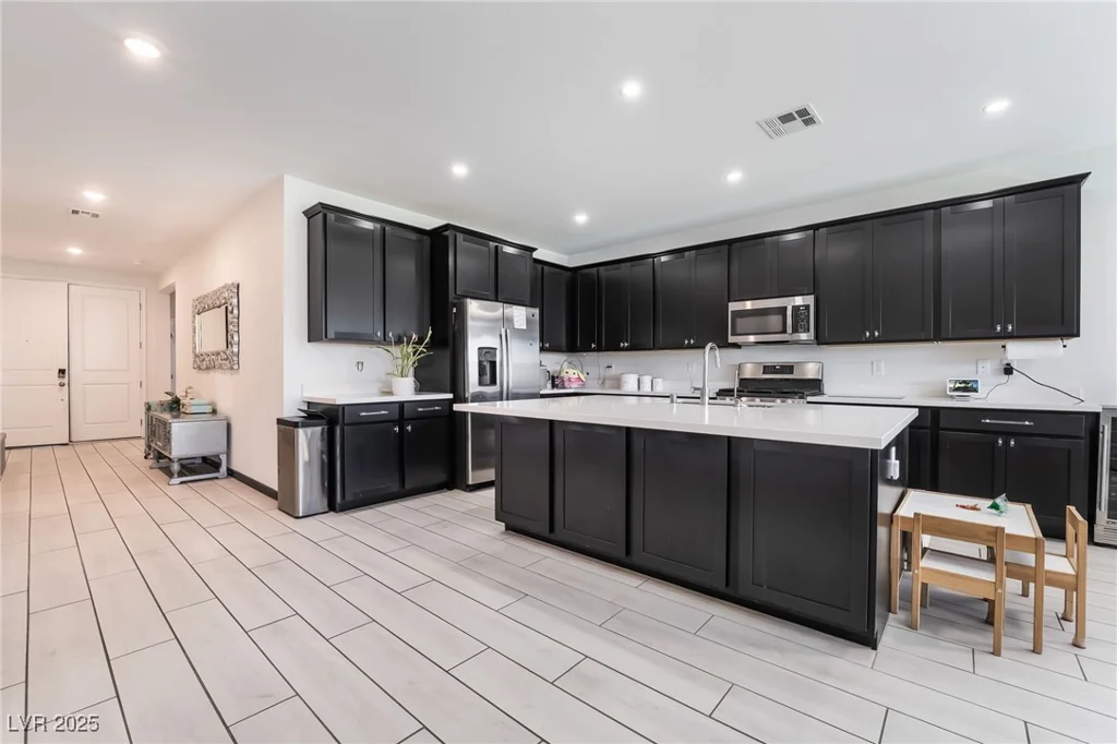 9565 Camelback Creek, Las Vegas, NV 89178