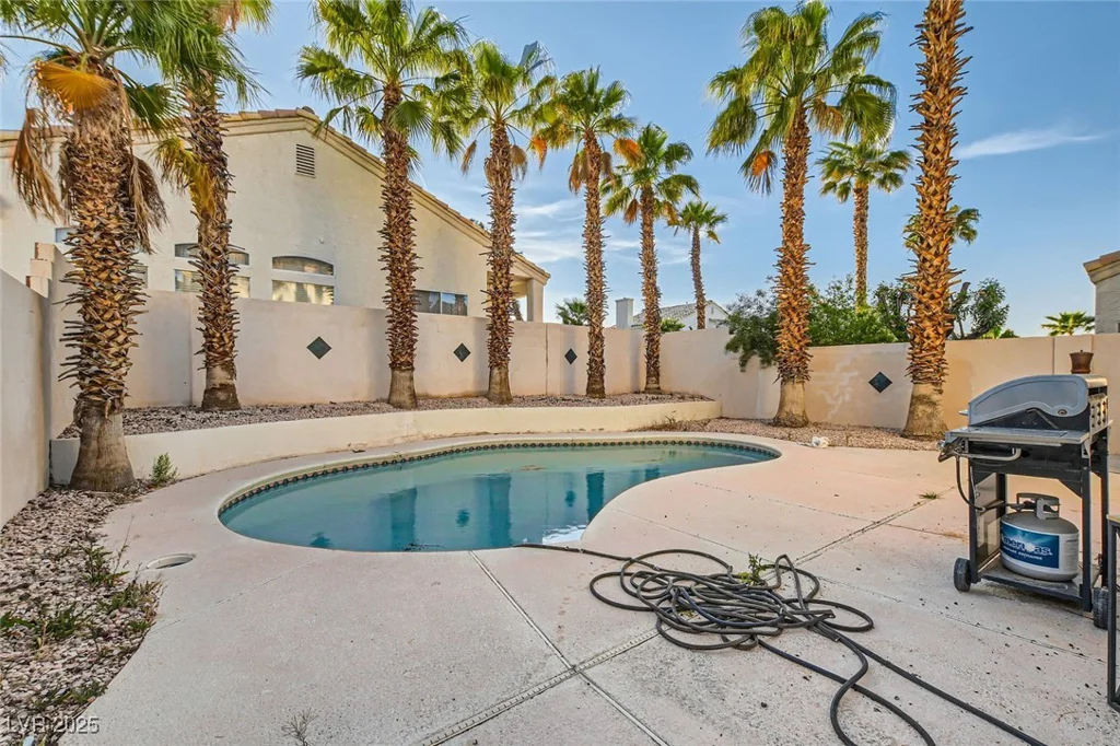 3525 Tuscany Village, Las Vegas, NV 89129