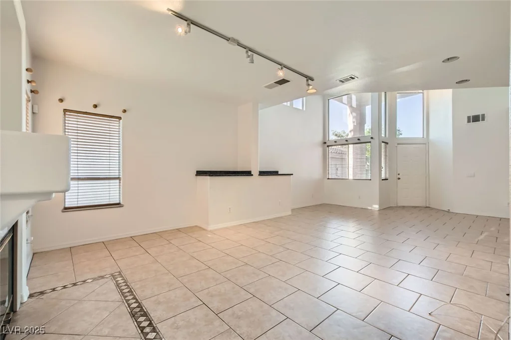 3525 Tuscany Village, Las Vegas, NV 89129