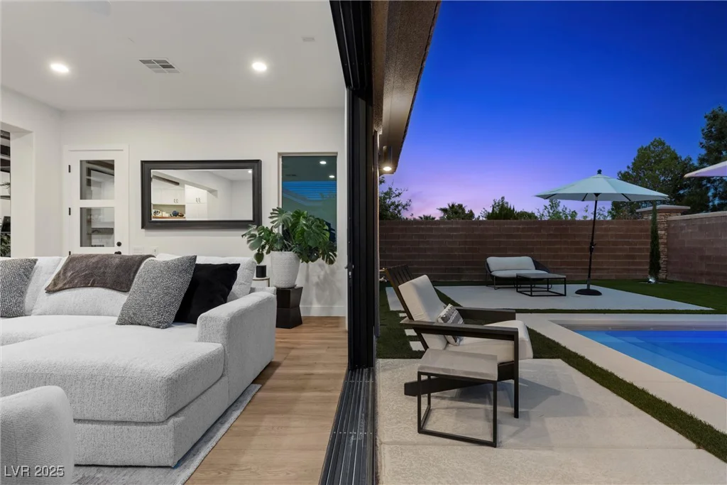 940 Viscanio, Las Vegas, NV 89138