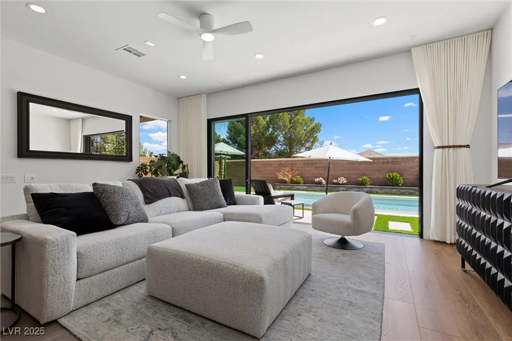 940 Viscanio, Las Vegas, NV 89138